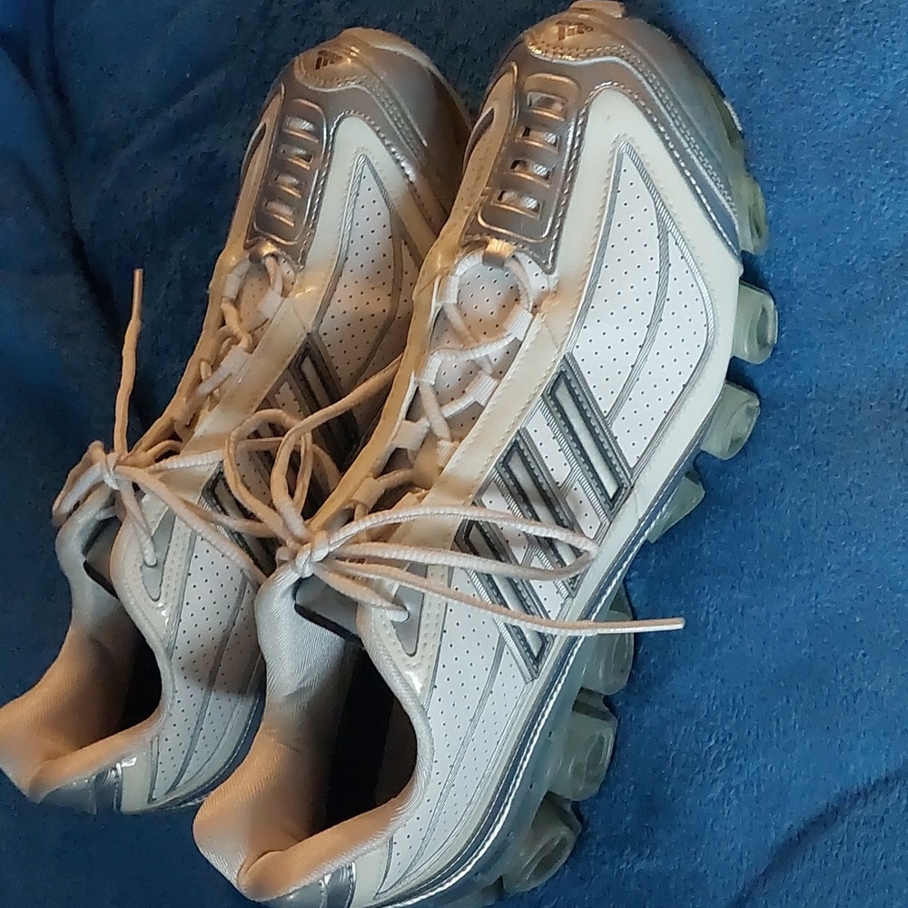 Adidas Men's Microbounce+Spectrum. Size 11.5 Grey and white. G07920